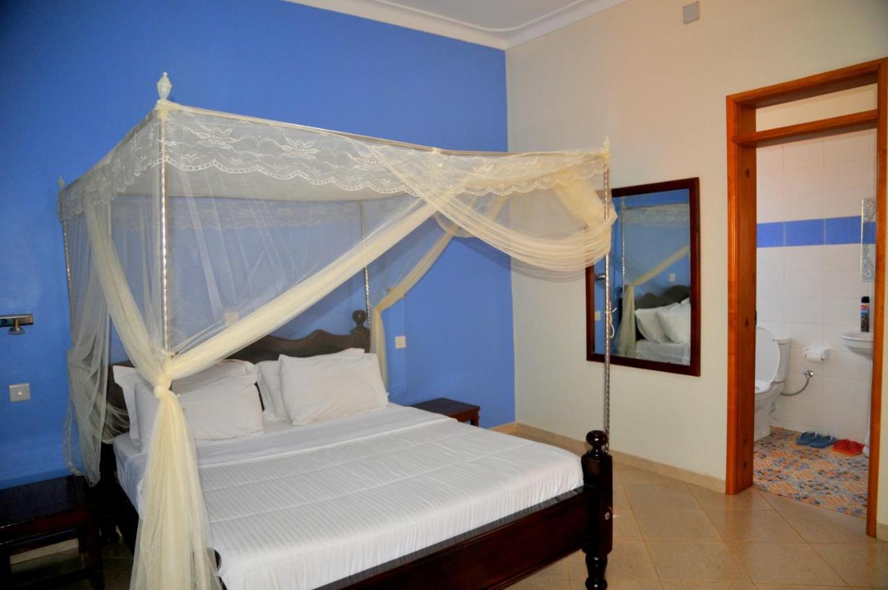Victoria Lake View Guesthouse & Safaris Entebbe Extérieur photo