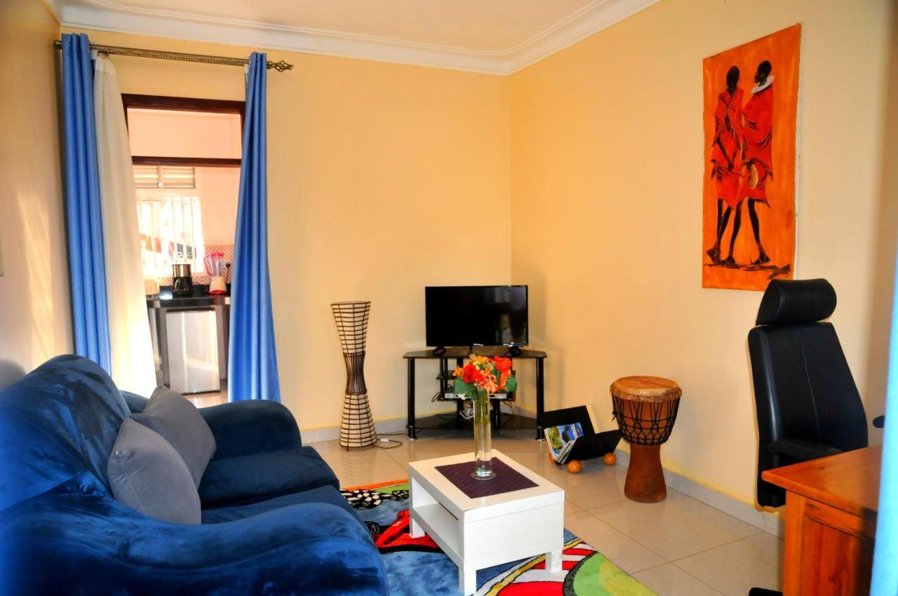 Victoria Lake View Guesthouse & Safaris Entebbe Extérieur photo